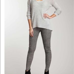 Mike Gonzalez leggings